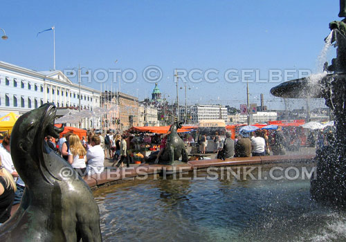 Havis Amanda statue at the Helsinki Market Square in the South Harbor. Photo & pop-up photo &copy; R.C. Candolin-Gelber 1999 - 2010 -